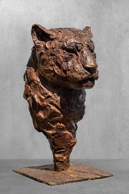 Leopard-Bronze-Sculpture-by-Sanjiv-Sankkpal-IndiGalleria-IG1977